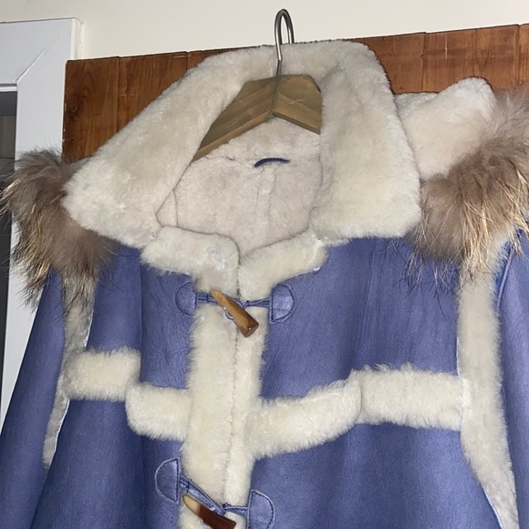 Blue Shearling with a fox trim hood - Picture 3 of 12